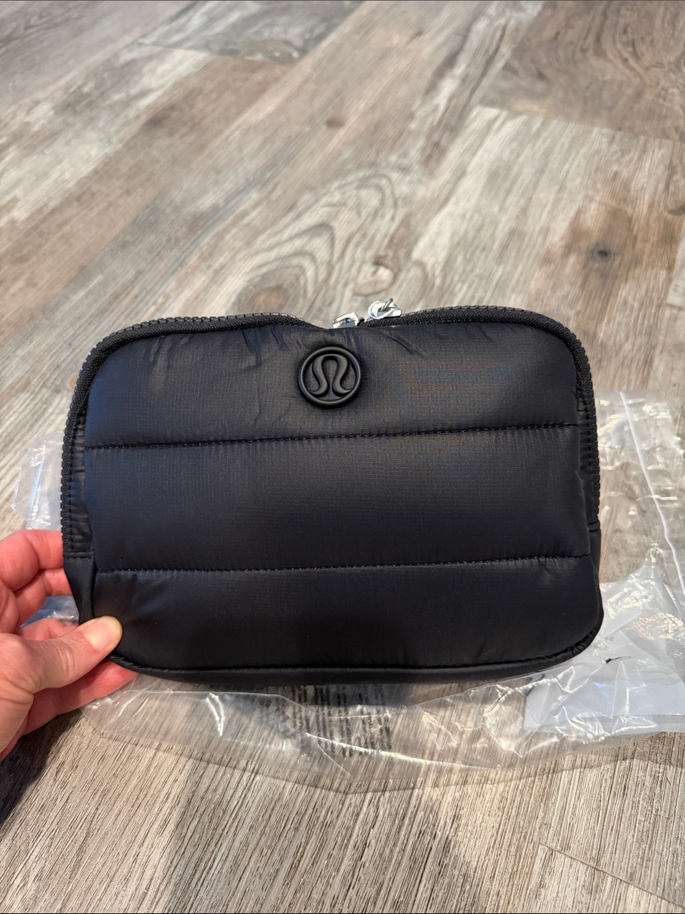 NEW with tags! Everywhere Belt Bag Large 2L *Wunder Puff Black